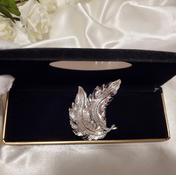 Amazing Vintage Brooch Leaf Silver Tone ~ Jewelry~ Vintage Brooch Leaves - Picture 5 of 8